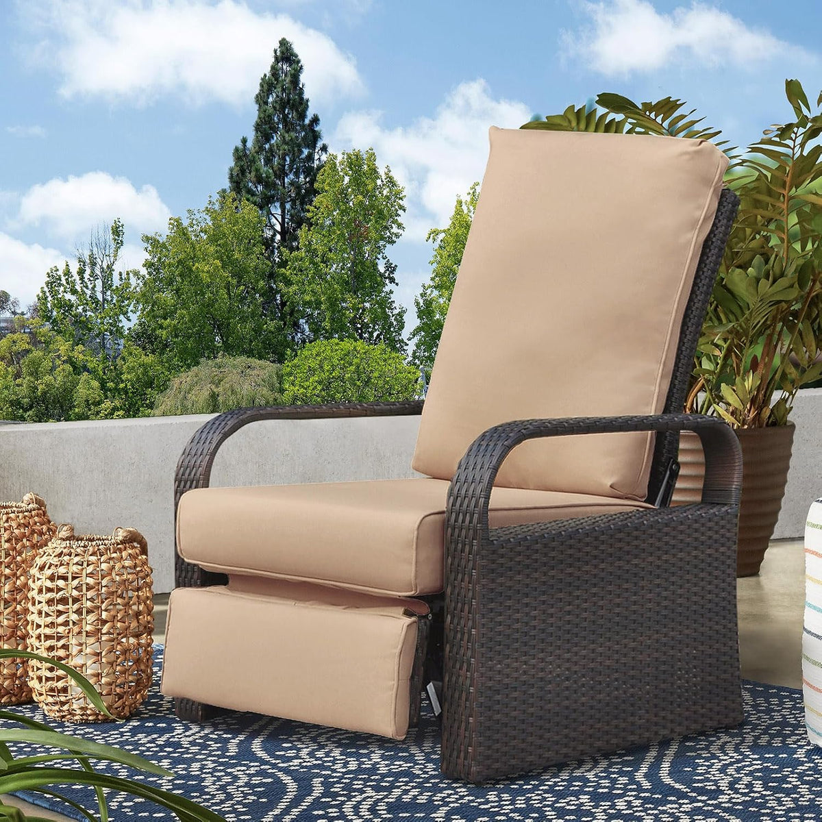 Adjustable Wicker Patio Recliner Chair